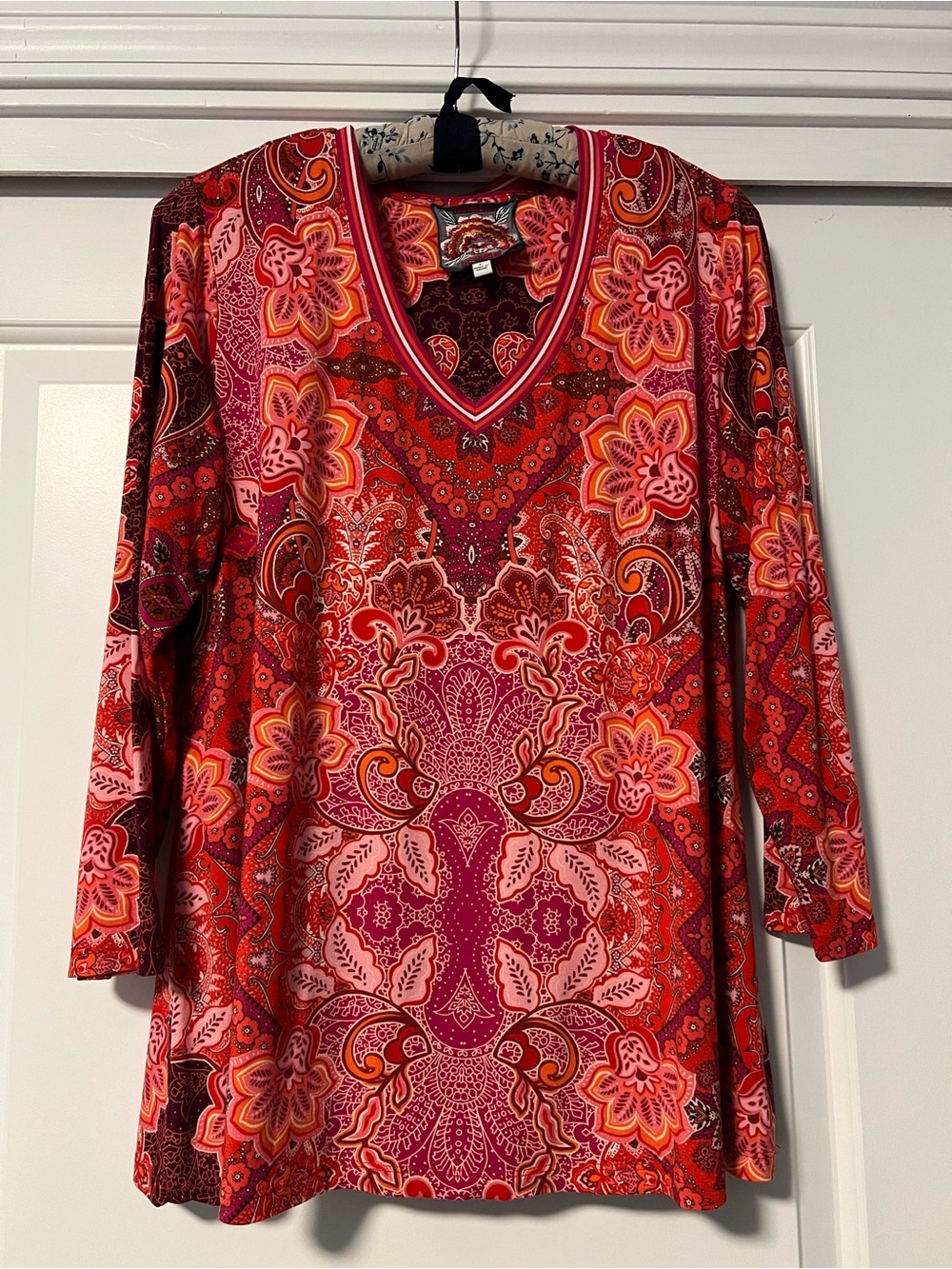 Johnny Was: The Janie Favorite Long Sleeve V-Neck Top size: L